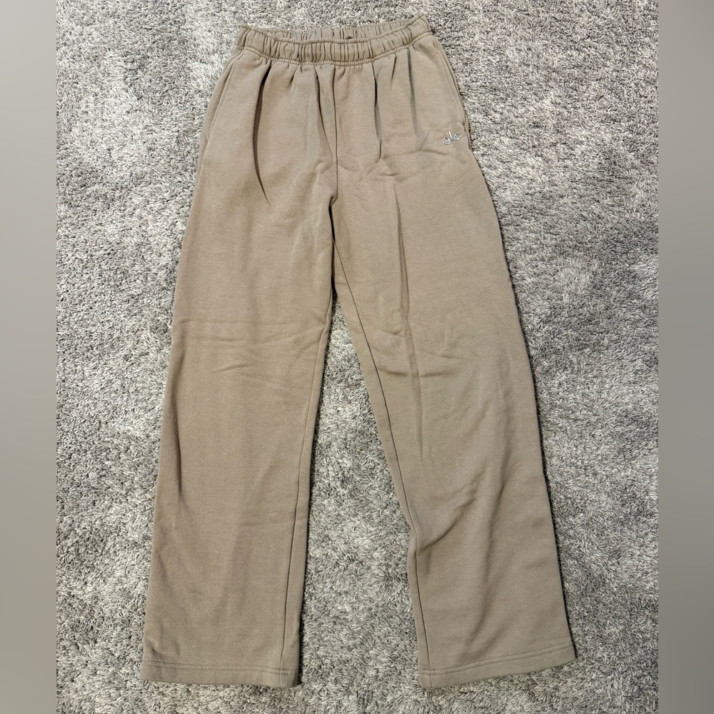 ALO Accolade Straight Leg Sweatpant